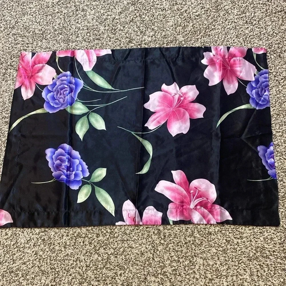 Set Silky Floral Standard Pillow Cases with Black Background